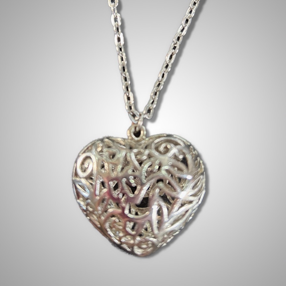 puffed filagree heart necklace